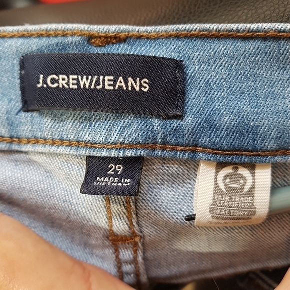 J Crew Vintage Straight released frayed hem distressed blue jeans. - Picture 11 of 15